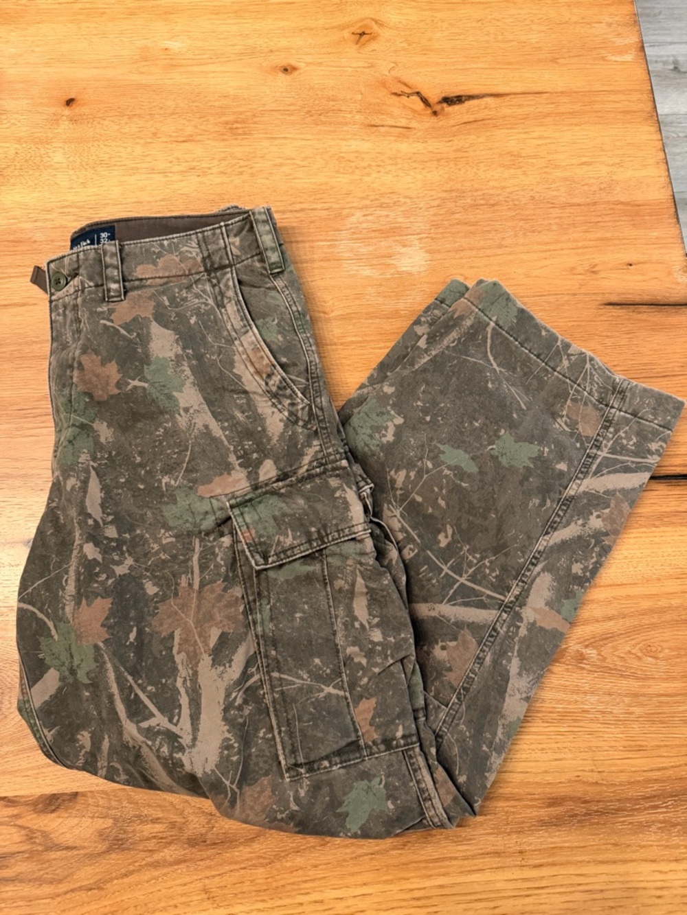 Abercrombie & Fitch Men's Camouflage Cargo Pants - Green Brown